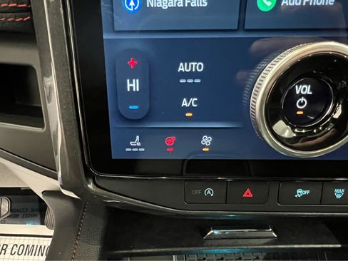 Used 2022 Ford Expedition Limited image 5