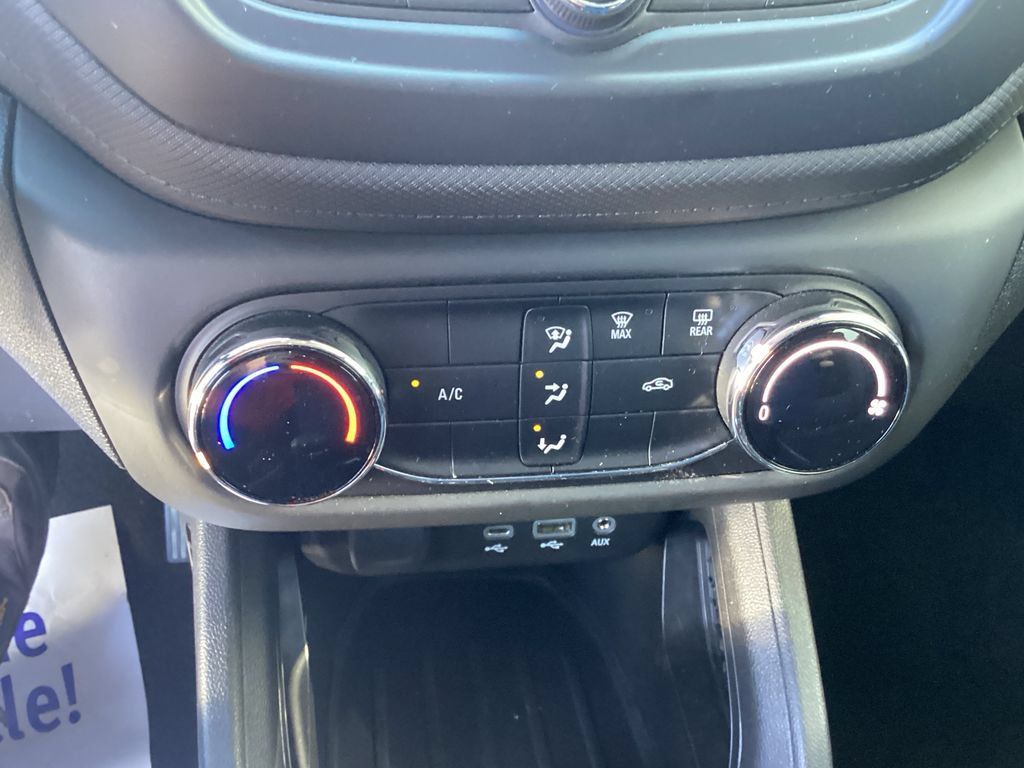 Used 2021 Chevrolet TrailBlazer LS AWD/4WD image 25