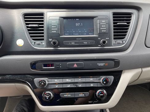 Used 2018 Kia Sedona LX FWD image 8
