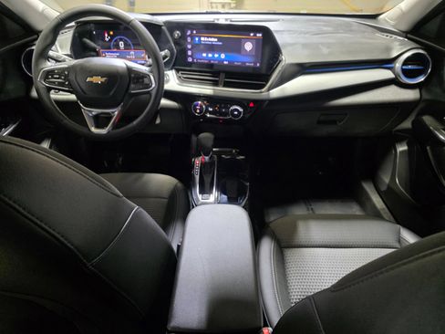 Used 2025 Chevrolet Trax LT w/ Driver Confidence Package FWD image 18