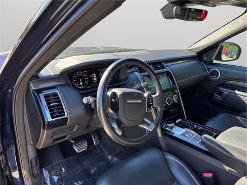 Used 2019 Land Rover Discovery HSE image 6