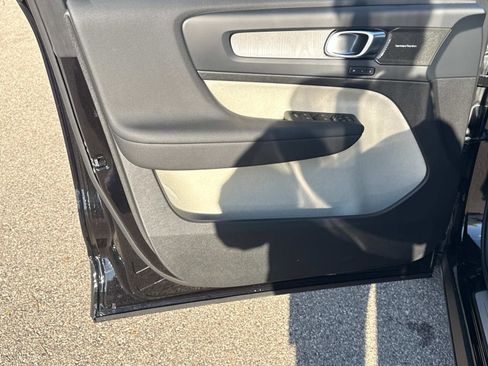 New 2026 Volvo XC40 B5 Ultra w/ Climate Package image 16