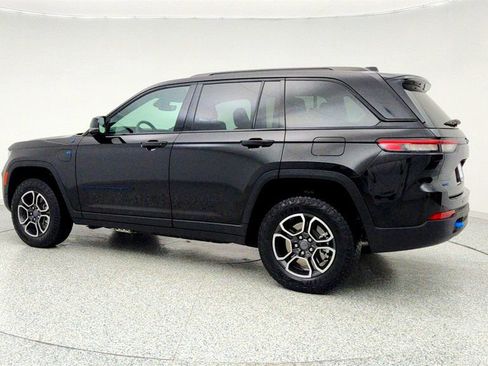 Used 2024 Jeep Grand Cherokee Trailhawk image 7