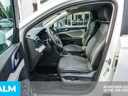 Used 2024 Volkswagen Taos SE FWD image 19
