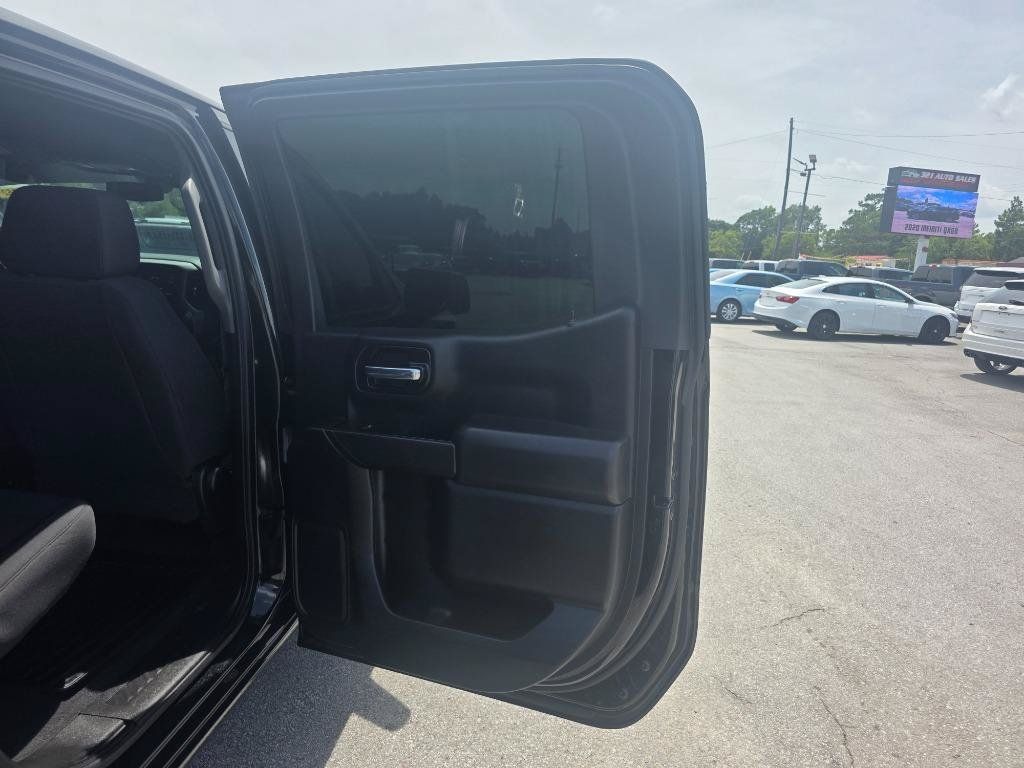 Used 2020 Chevrolet Silverado 1500 Custom w/ Custom Convenience Package AWD/4WD image 12