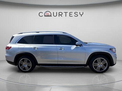 Used 2024 Mercedes-Benz GLS 450 4MATIC image 8