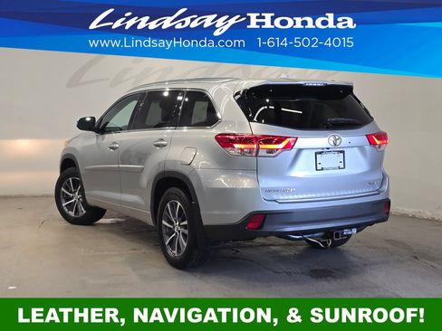 Used 2018 Toyota Highlander XLE AWD/4WD image 4