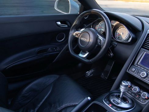 Used 2012 Audi R8 V8 image 44