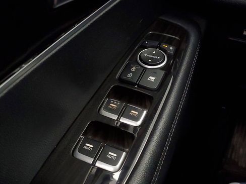 Used 2020 Kia Sorento LX image 15