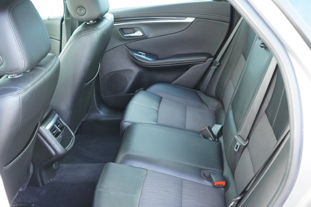 Used 2019 Chevrolet Impala LT FWD image 27