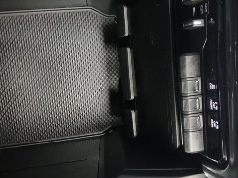 Used 2025 RAM 1500 Laramie w/ Sport Appearance Package AWD/4WD image 27