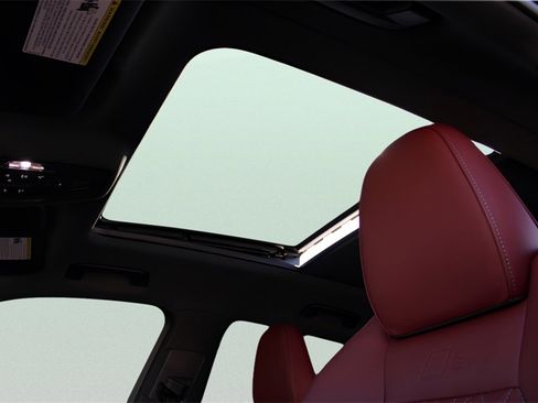 Used 2025 Audi SQ5 Premium Plus image 24