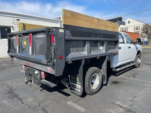 Used 2024 RAM 3500 Tradesman w/ Chrome Appearance Group image 7