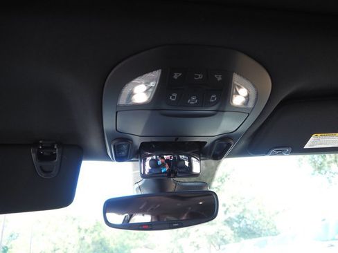 New 2026 Chrysler Pacifica Limited w/ Uconnect Theater Family Group image 28