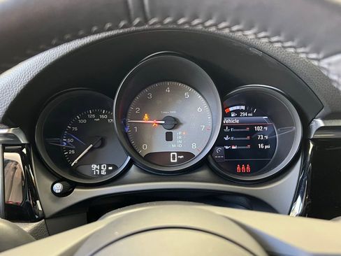 Used 2024 Porsche Macan S image 10