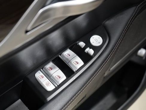 Used 2020 BMW 745e xDrive image 19