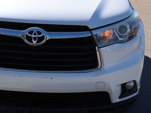 Used 2016 Toyota Highlander XLE image 15