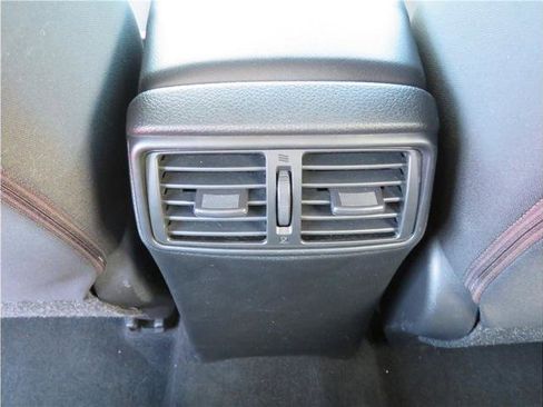 Used 2019 Nissan Rogue Sport SV w/ Technology Package image 27