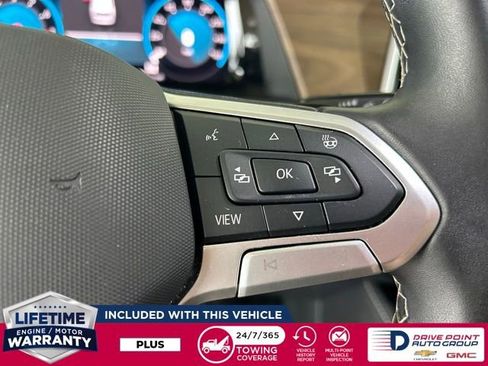 Used 2025 Volkswagen Atlas SE image 19