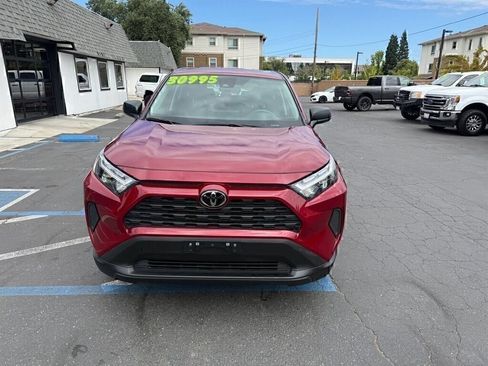 Used 2025 Toyota RAV4 LE AWD/4WD image 2