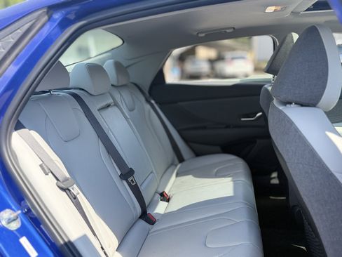 Used 2025 Hyundai Elantra Limited FWD image 27