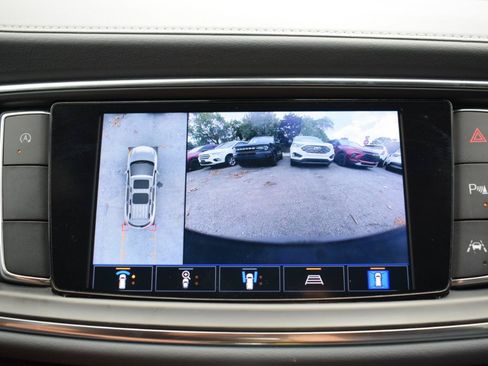 Used 2022 Buick Enclave Premium FWD image 32