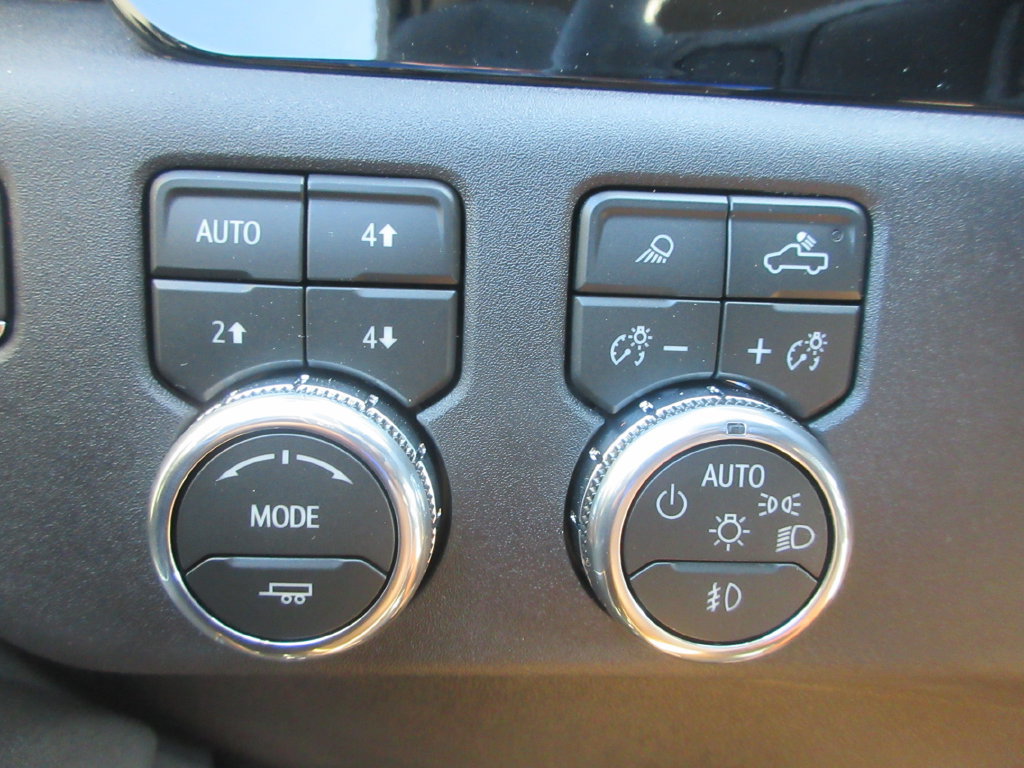 New 2026 GMC Sierra 3500 SLE w/ SLE Value Package AWD/4WD image 17