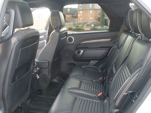 Used 2018 Land Rover Discovery HSE AWD/4WD image 28