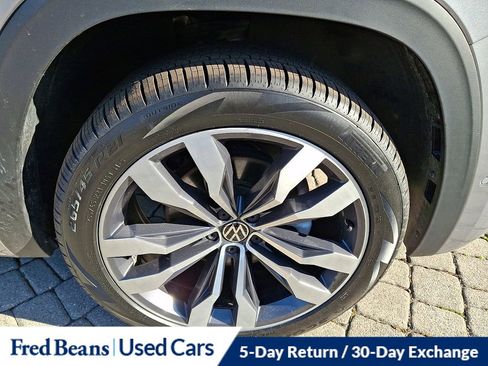 Certified 2022 Volkswagen Atlas SEL Premium image 8