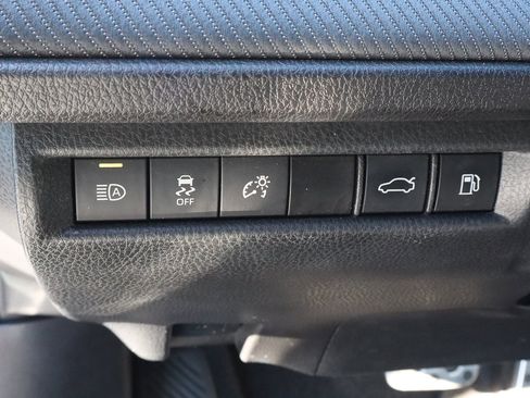 Used 2025 Toyota Camry SE image 15