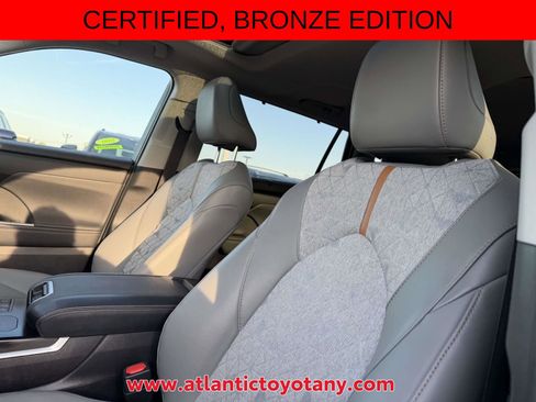 Certified 2023 Toyota Highlander Bronze Edition AWD/4WD image 16