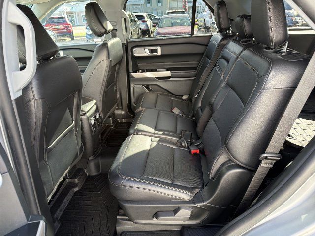 Used 2023 Ford Explorer Limited AWD/4WD image 24