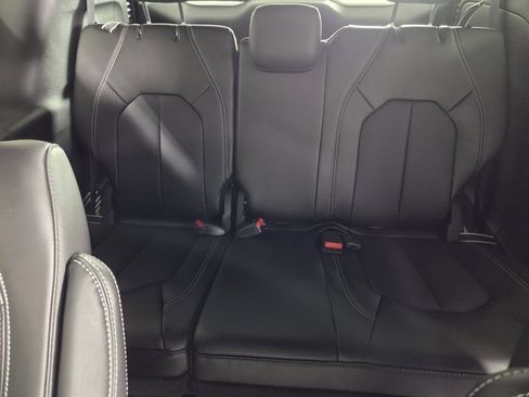 New 2026 Chrysler Pacifica Select FWD image 19