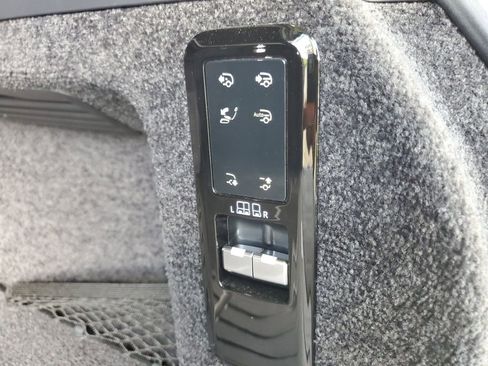 Used 2024 Land Rover Range Rover Autobiography AWD/4WD image 34