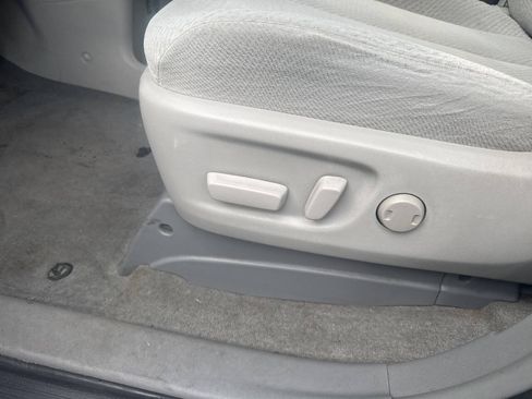 Used 2013 Toyota Sienna LE FWD image 11