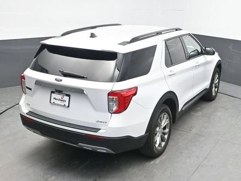 Used 2022 Ford Explorer XLT w/ Equipment Group 202A AWD/4WD image 22