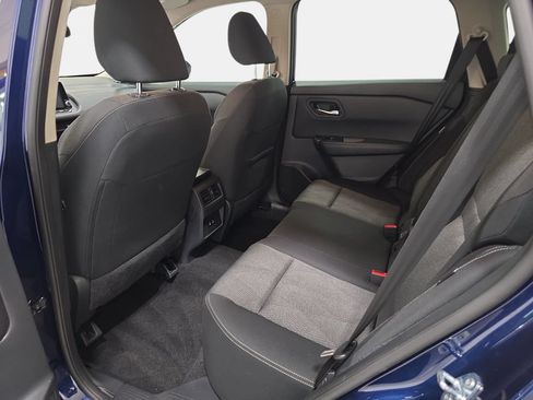 Used 2025 Nissan Rogue SV FWD image 12