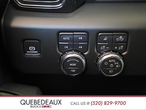 Used 2025 GMC Sierra 1500 AT4 w/ AT4 Premium Package AWD/4WD image 28