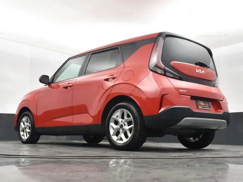 Used 2023 Kia Soul LX w/ Option Group 015 FWD image 12