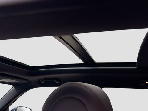 Used 2023 Chevrolet TrailBlazer RS w/ Sun and Liftgate Package image 21