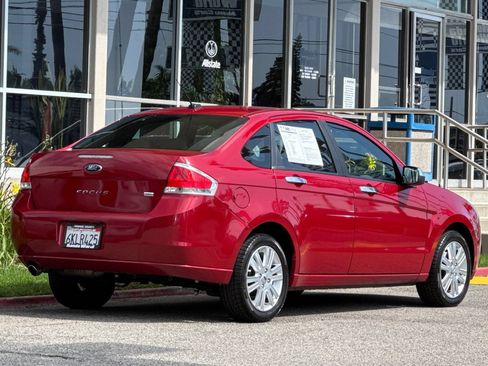 Used 2010 Ford Focus SEL FWD image 4