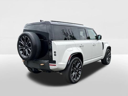 Used 2026 Land Rover Defender 110 OCTA AWD/4WD image 4