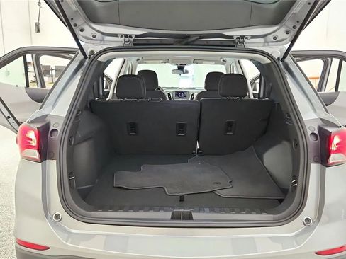 Used 2023 Chevrolet Equinox LS w/ Driver Confidence II Package AWD/4WD image 19