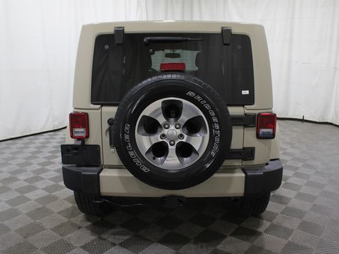 Used 2018 Jeep Wrangler Unlimited Sahara image 21