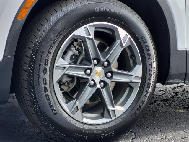 Used 2025 Chevrolet Blazer LT FWD image 21