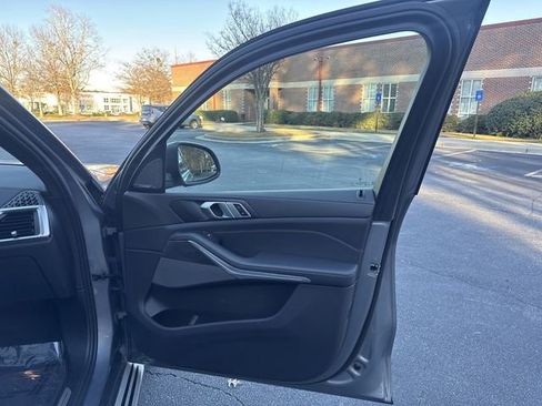 Used 2025 BMW X5 xDrive50e image 31