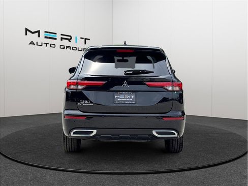 Used 2022 Mitsubishi Outlander ES image 8