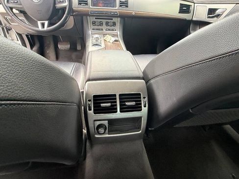 Used 2013 Jaguar XF RWD image 59