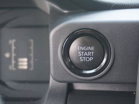 Used 2025 Toyota Tacoma SR w/ SR Upgrade Package image 11