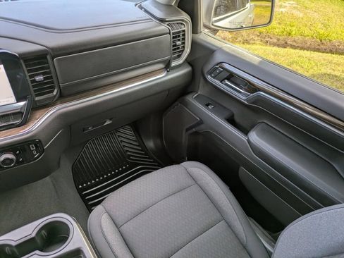 Used 2024 Chevrolet Silverado 1500 RST AWD/4WD image 17